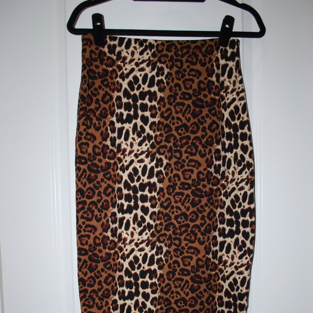 BLVD Large Leopard Print Pencil Skirt
